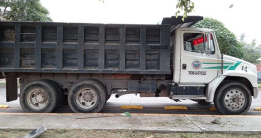 TORTON FREIGHTLINER (15m3)