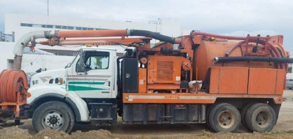 CAMIÓN SÉPTICO AQUATECH STERLING (TIPO VACTOR)
